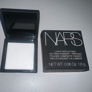 Nars light reflecting setting powder pressed